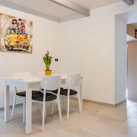 La Quiete Del Pero Fiorito In The Langhe