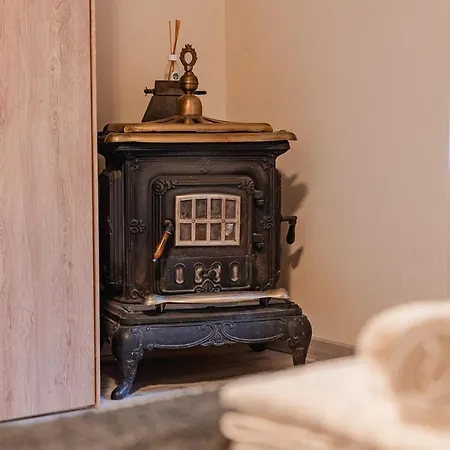 La Quiete Del Pero Fiorito In The Langhe *