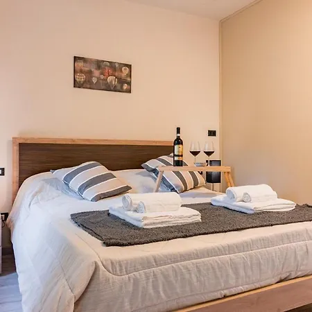 Βίλα La Quiete Del Pero Fiorito In The Langhe *