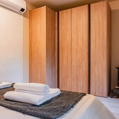 La Quiete Del Pero Fiorito In The Langhe Villa *