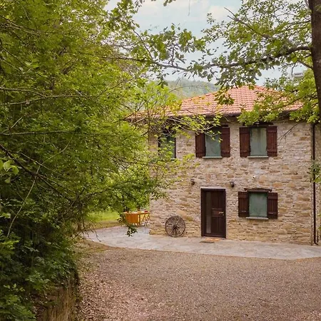 La Quiete Del Pero Fiorito In The Langhe Villa