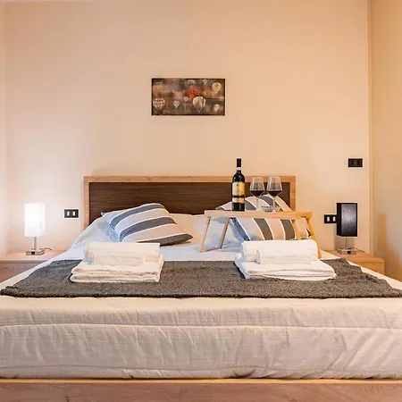 La Quiete Del Pero Fiorito In The Langhe Villa *