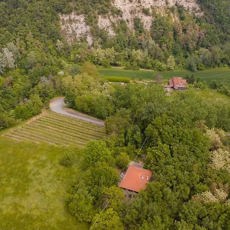 La Quiete Del Pero Fiorito In The Langhe Вилла Monastero Bormida
