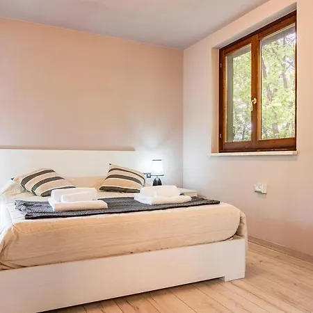 La Quiete Del Pero Fiorito In The Langhe