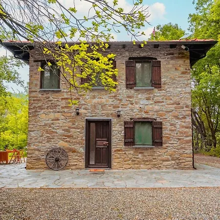 La Quiete Del Pero Fiorito In The Langhe Villa *