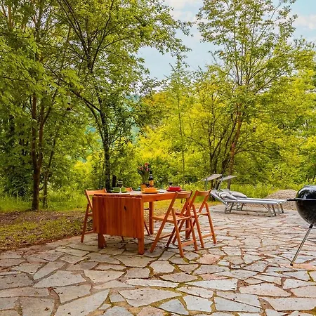 Villa La Quiete Del Pero Fiorito In The Langhe *