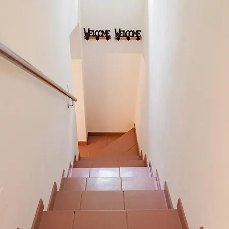 Βίλα La Quiete Del Pero Fiorito In The Langhe *