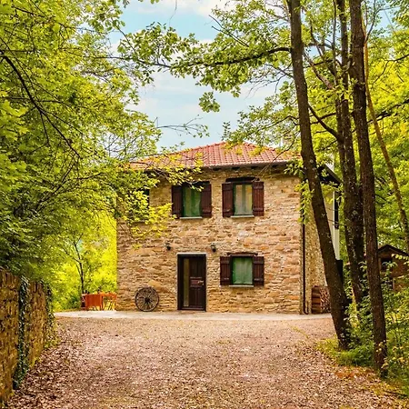 Villa La Quiete Del Pero Fiorito In The Langhe Monastero Bormida