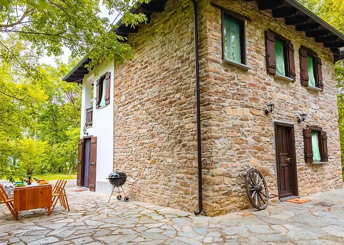 ヴィラ La Quiete Del Pero Fiorito In The Langhe